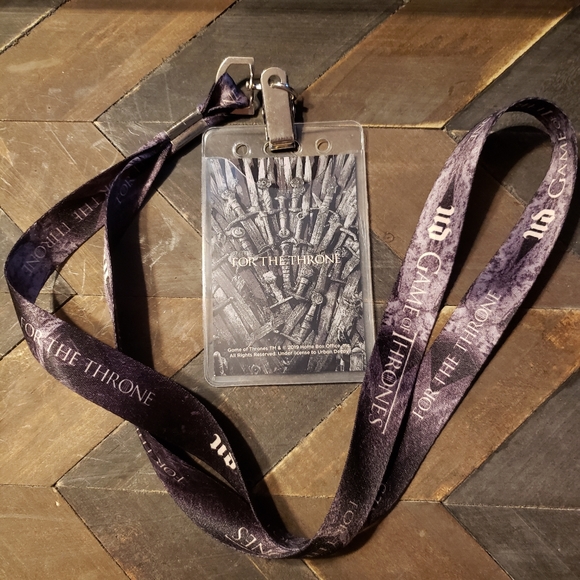 RARE Urban Decay Game of Thrones VIP lanyard and pin set NWT - Picture 3 of 3